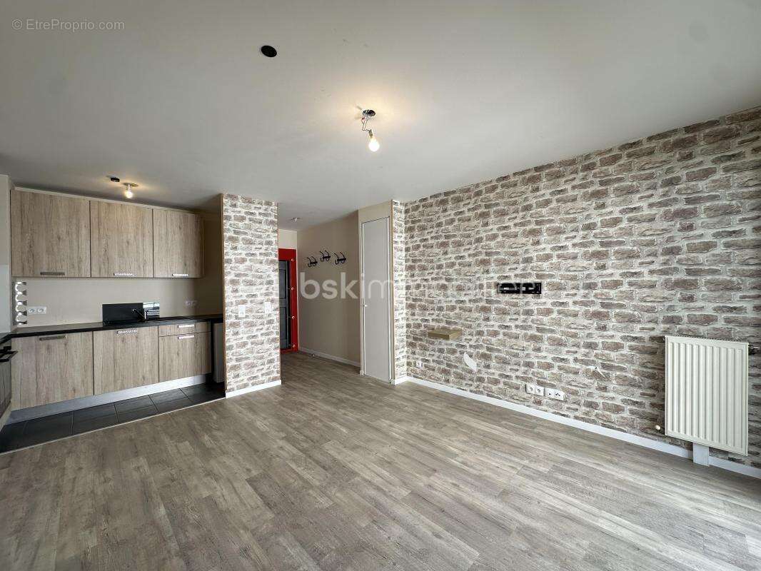 Appartement à FLEURY-MEROGIS