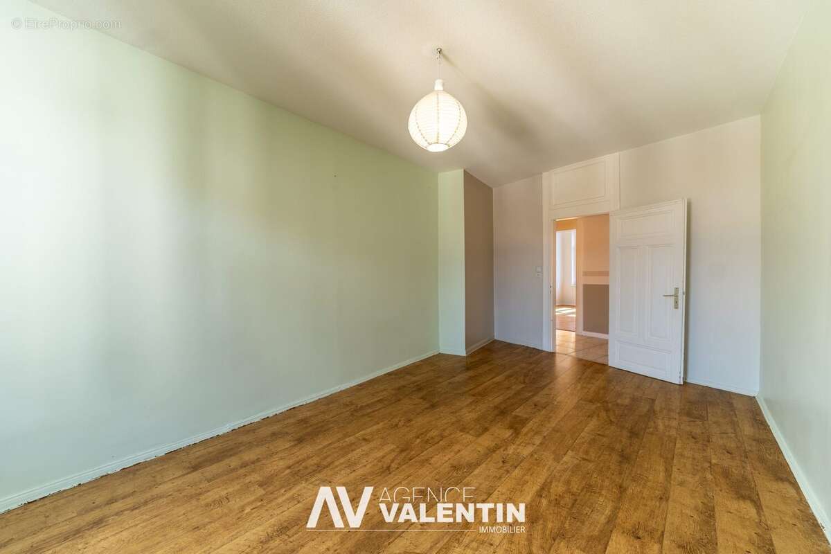 Appartement 153 m² à Metz  - photo 9