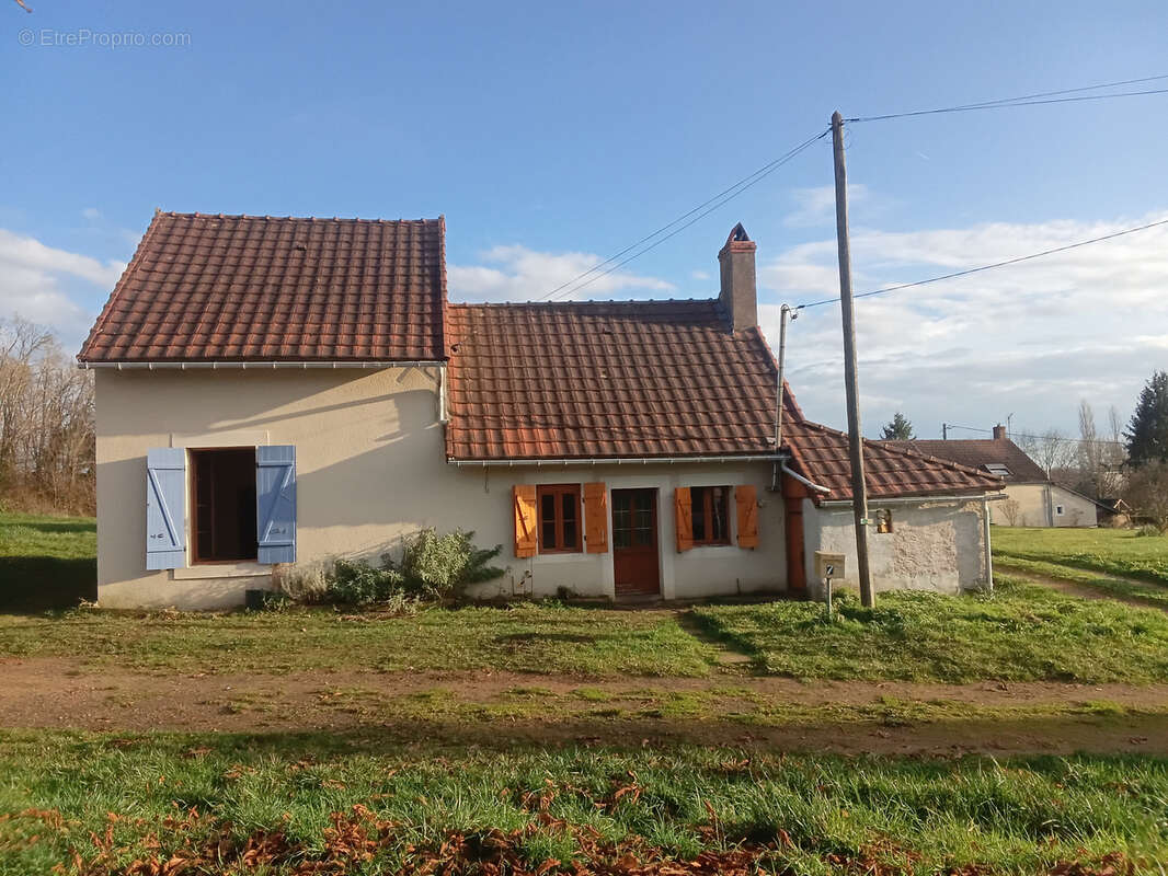 Maison à COUY