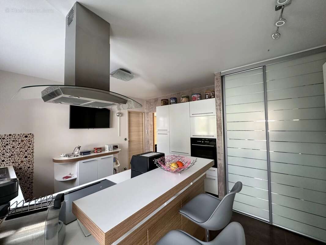 Maison à LE MESNIL-SAINT-DENIS