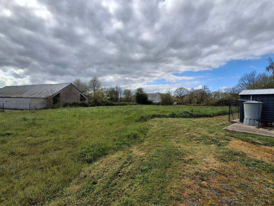 Terrain à LOUISFERT