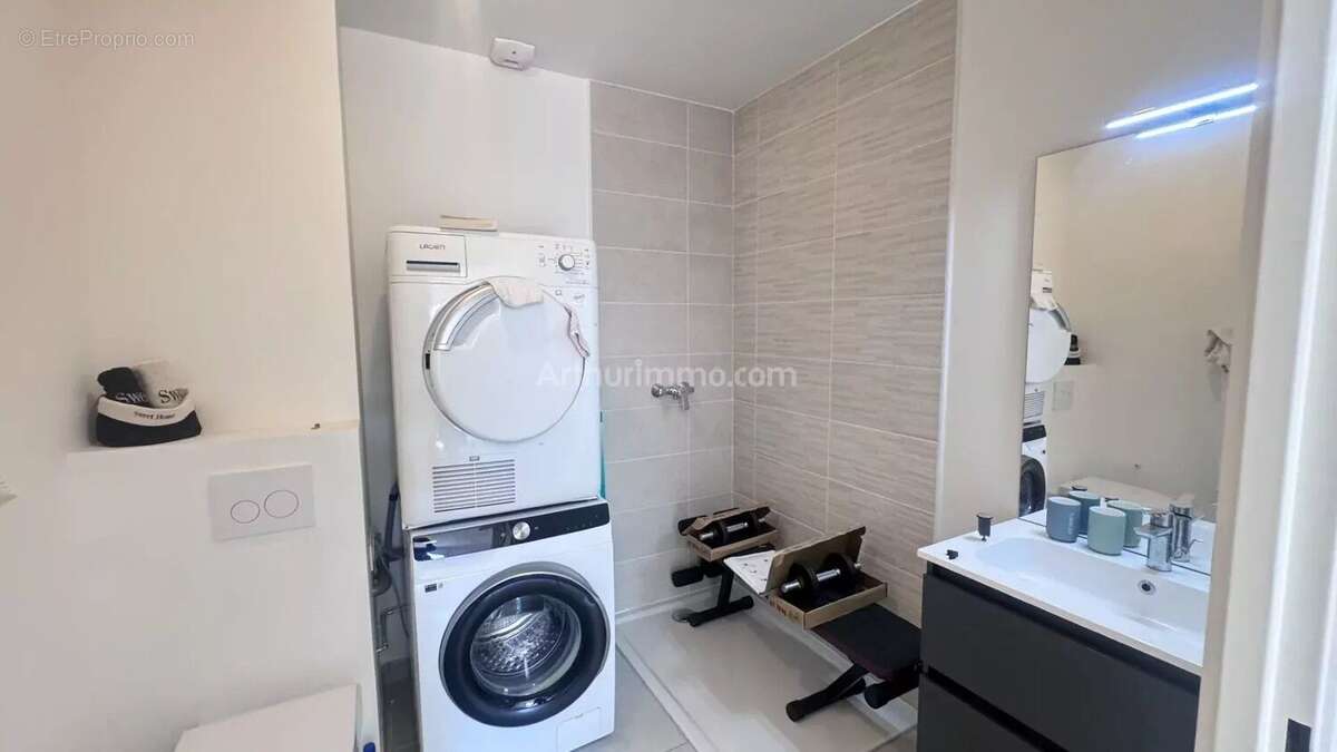 Maison à SAINT-LAURENT-DU-VAR