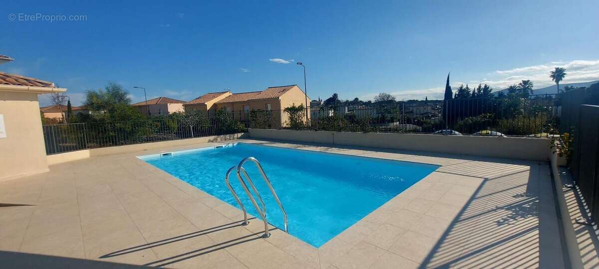 Appartement à PUGET-SUR-ARGENS