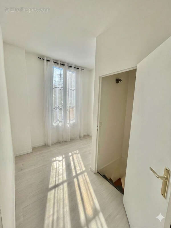 Maison 56 m² à Bagnolet  - photo 7