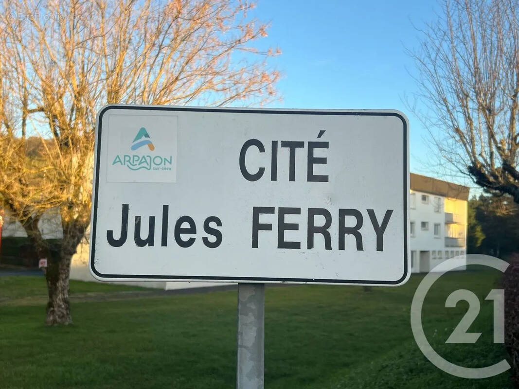 Appartement à ARPAJON-SUR-CERE