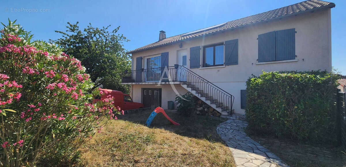 Vivonne - 3 chambres - jardin - garage - cave - photo 13