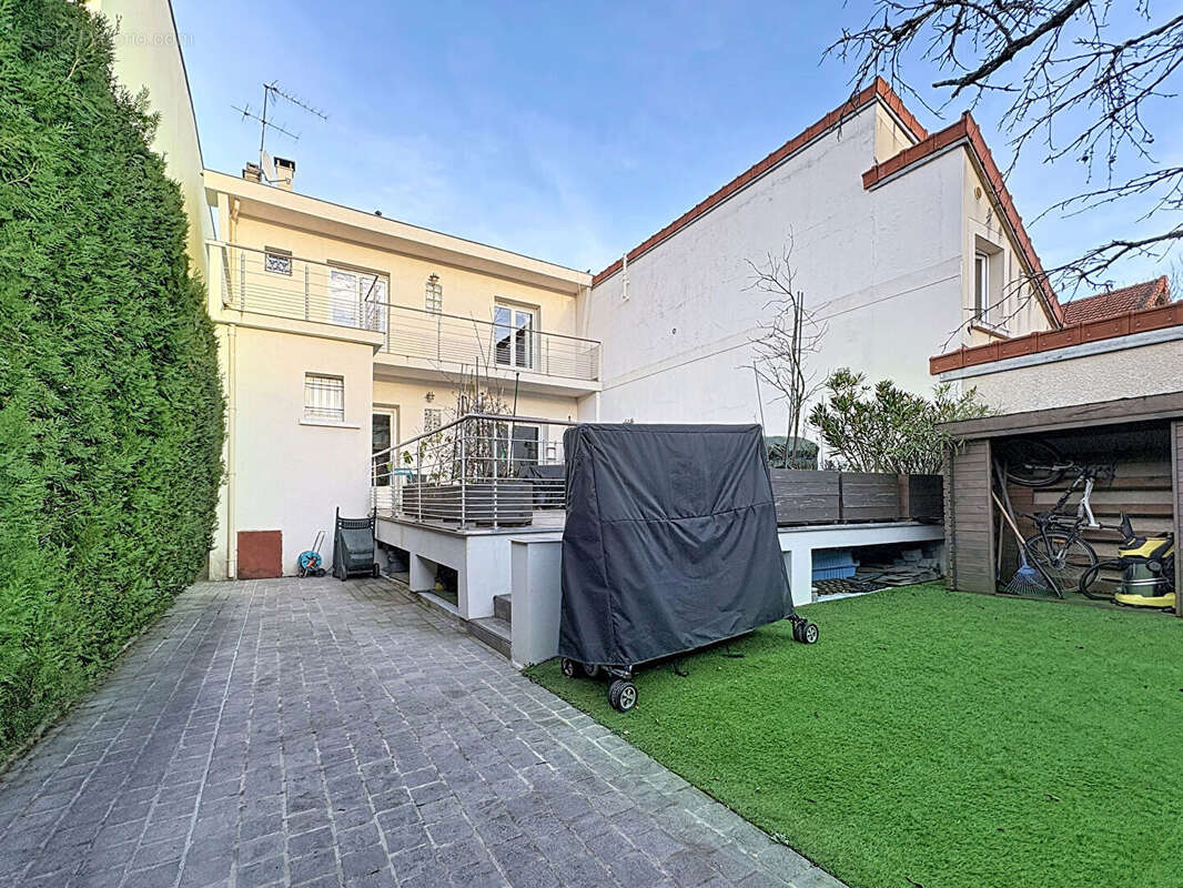Maison à SURESNES