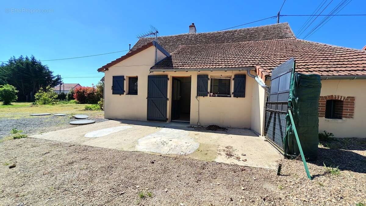 Maison à CONTIGNY