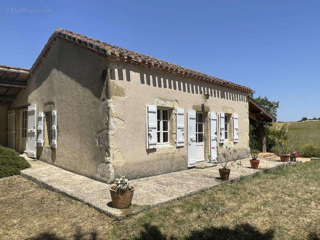 Charmante maison de campagne avec grande piscine et superbes vues - photo 7