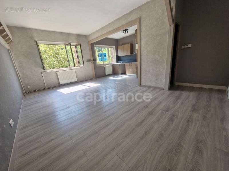 Appartement à SAINT-ETIENNE