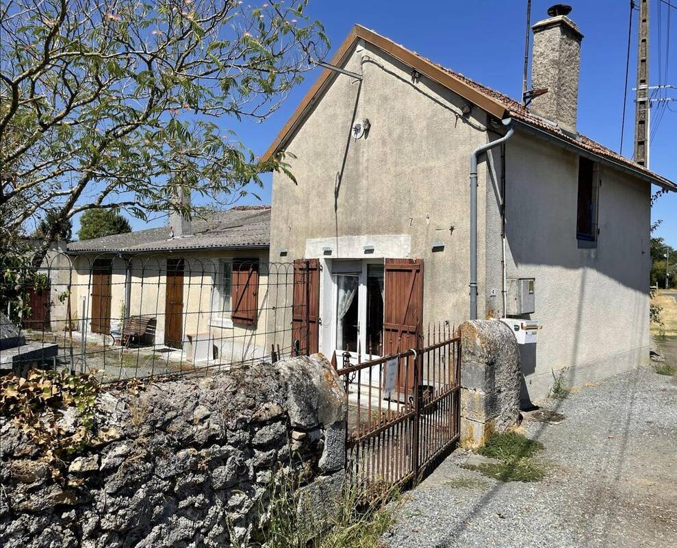 Maison à LA PUYE