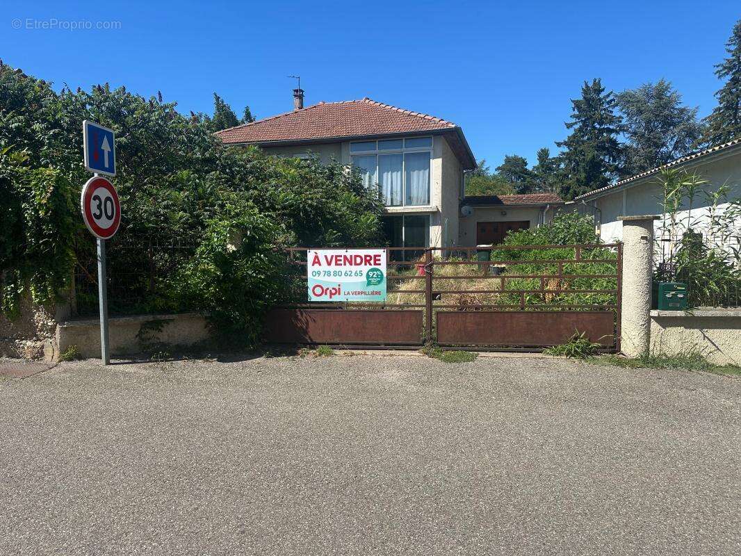 Grenay – Maison à fort potentiel de 140 m² avec terrain constructible - photo 22