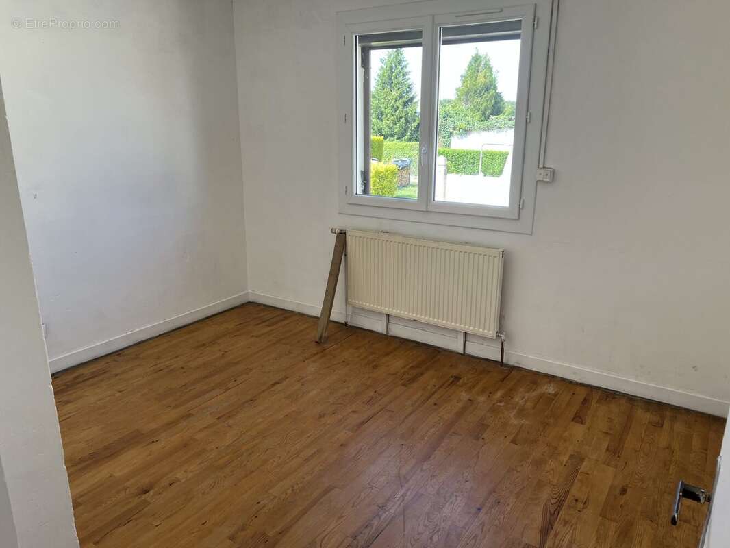 Maison à FEUQUIERES-EN-VIMEU