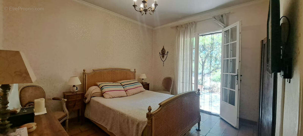 Langlade, en vaunage, villa traditionnelle r+1 avec dependances - photo 13
