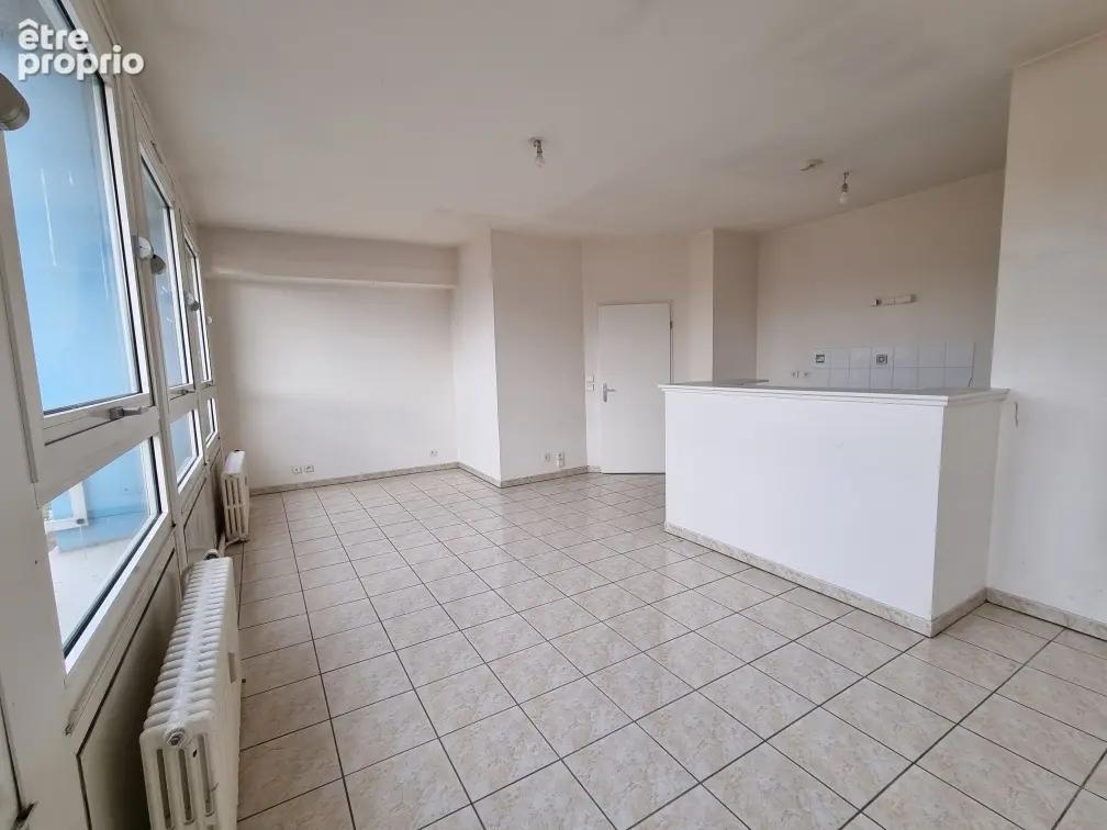 APPARTEMENT 2 chambres , hyper centre, garage, cave - photo 1