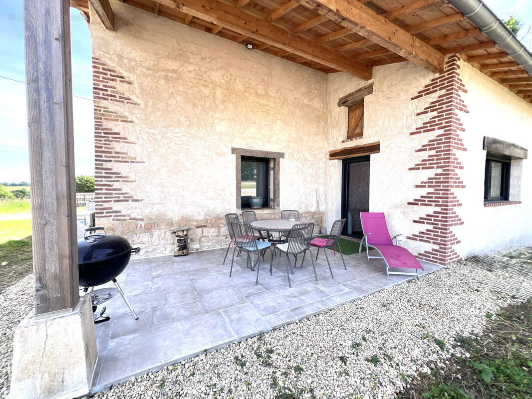 Maison à SAINT-ETIENNE-SUR-REYSSOUZE
