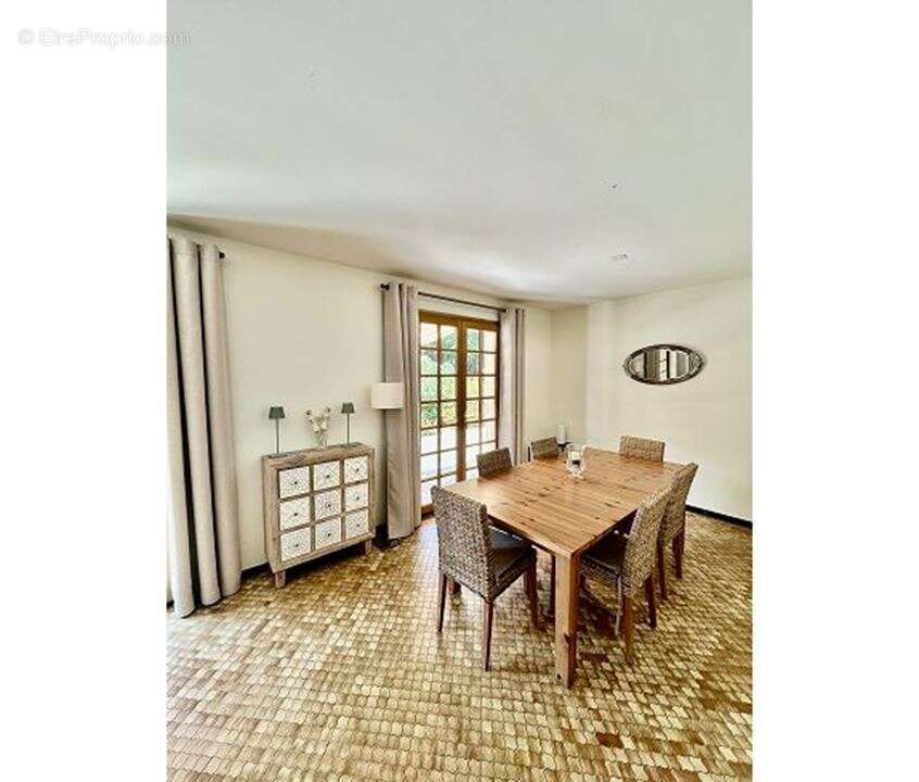 Maison 126 m² à Soulac-Sur-Mer  - photo 8