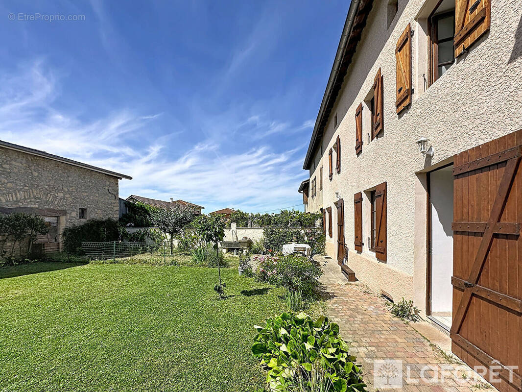 Maison à VAULX-MILIEU