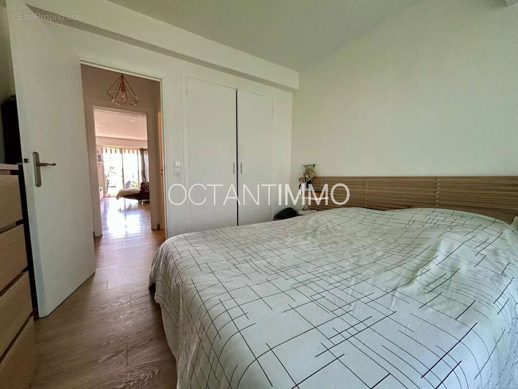 Appartement à VALLAURIS