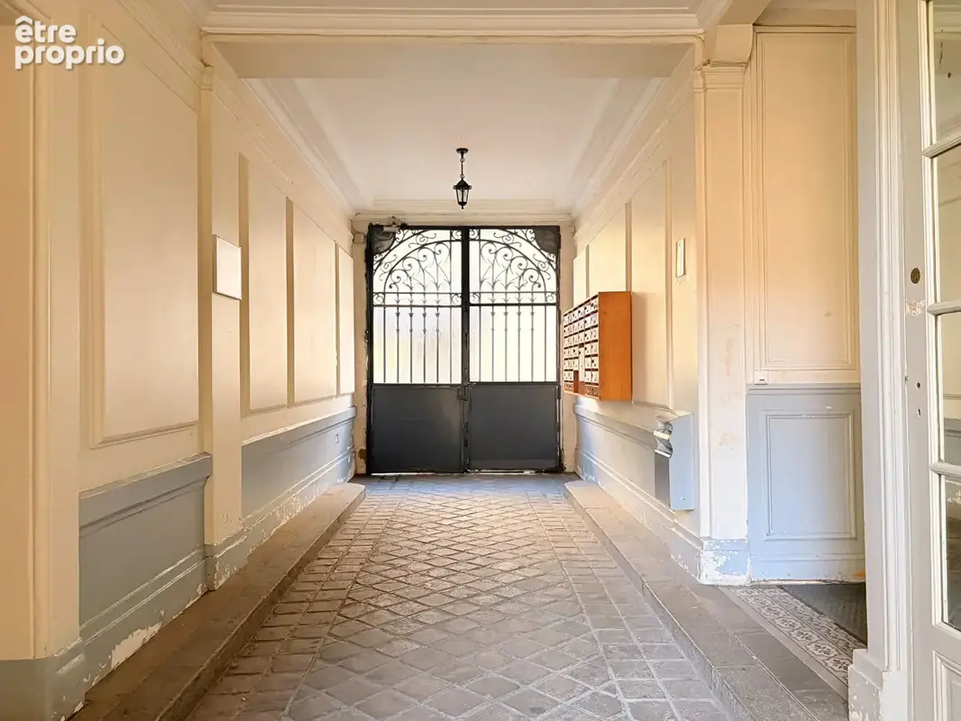 M° Riquet / Rue Riquet. Chambre de service de 5.57 m2 - photo 4