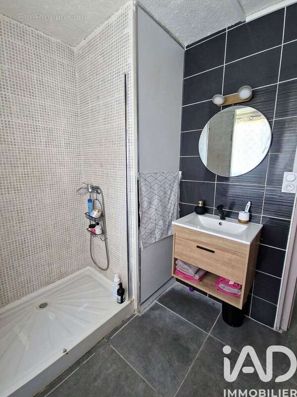 Appartement 82 m² à Les Tourrettes  - photo 8
