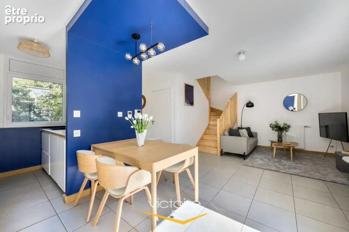VILLEURBANNE - Médipôle Pôle Pixel : Maison récente T4 avec patio au calme absolu - photo 3