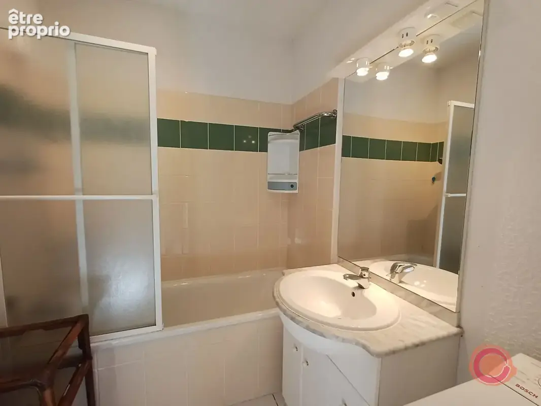 T3 de 64m² avec terrasse de 60m² - BOURRAN - photo 7