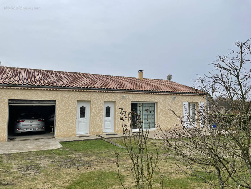 Maison à MONTPEYROUX