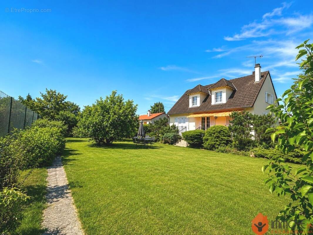 Maison 7 pièces 134 m² · à Saint-Germain-sur-Morin · 134 m² · 516 000 €