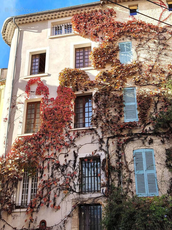 Appartement à COTIGNAC