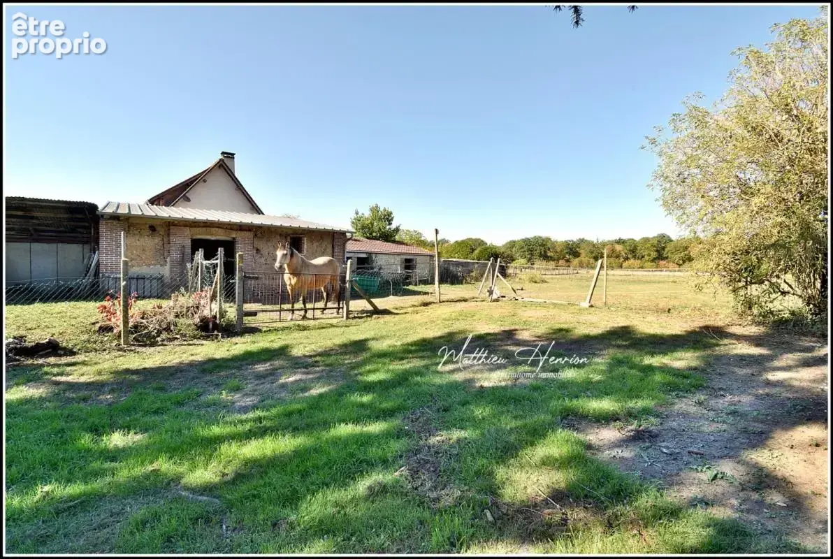 Les baux-sainte-croix – ancien corps de ferme, deux maisons et 300 m² de dépendances sur plus d’un hectare - photo 5