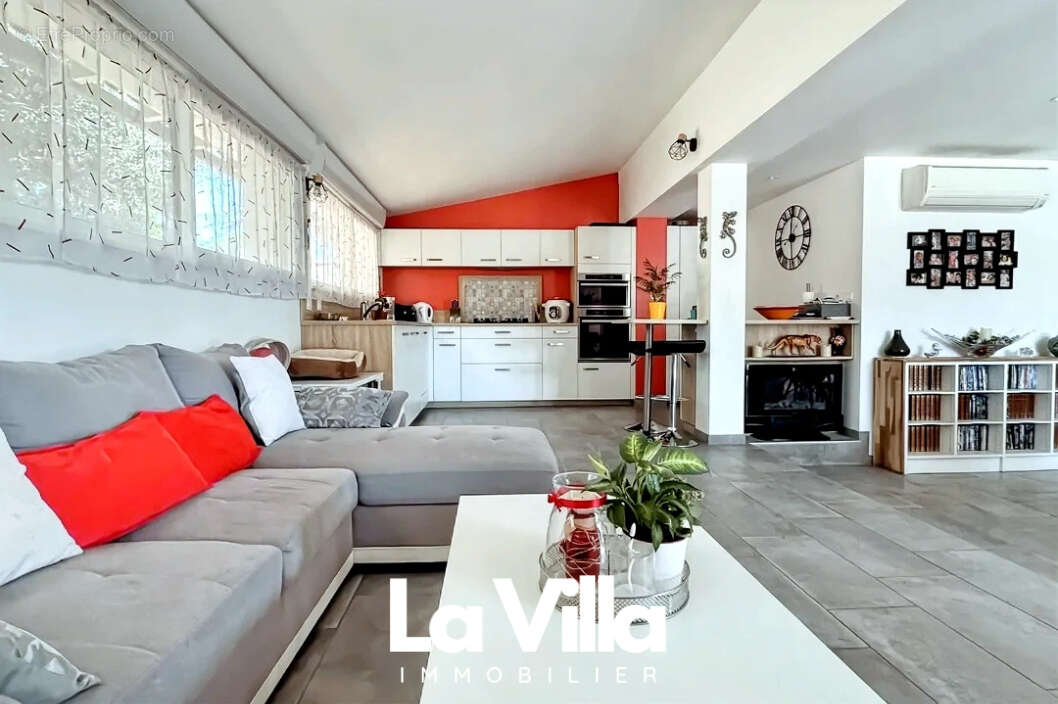Maison Sorgues 6 pièce(s) 171 m2 - photo 5