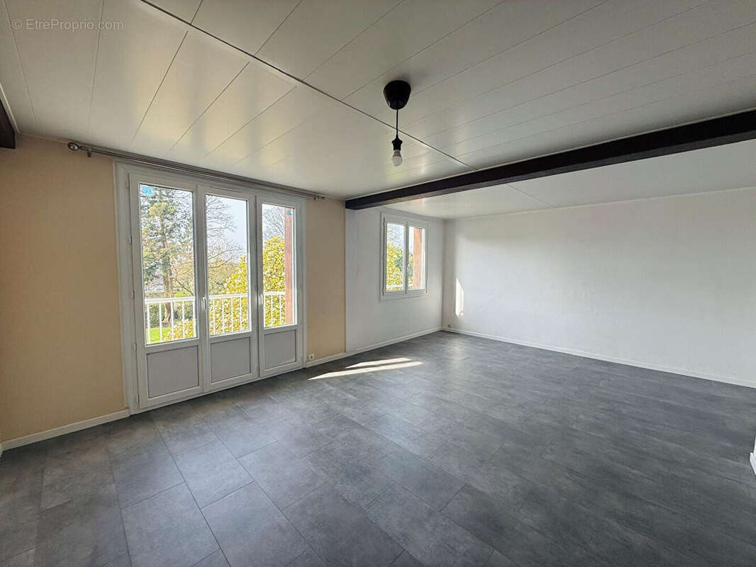 Appartement à FOUGERES