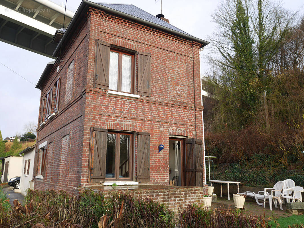 Maison à VILLERS-ECALLES