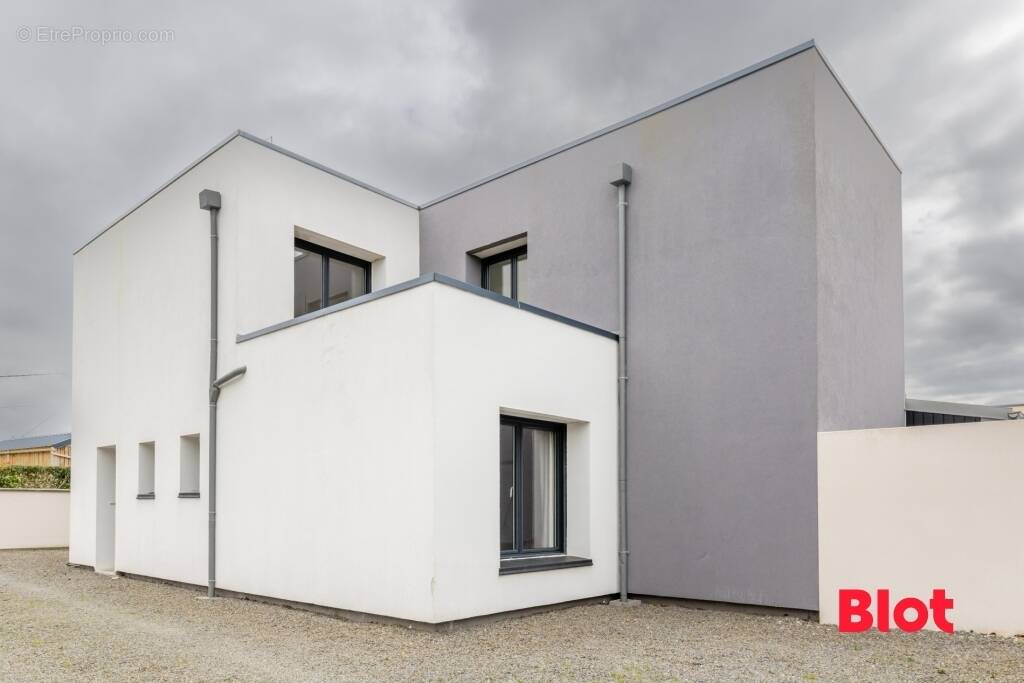 Maison à SAINT-MELOIR-DES-ONDES