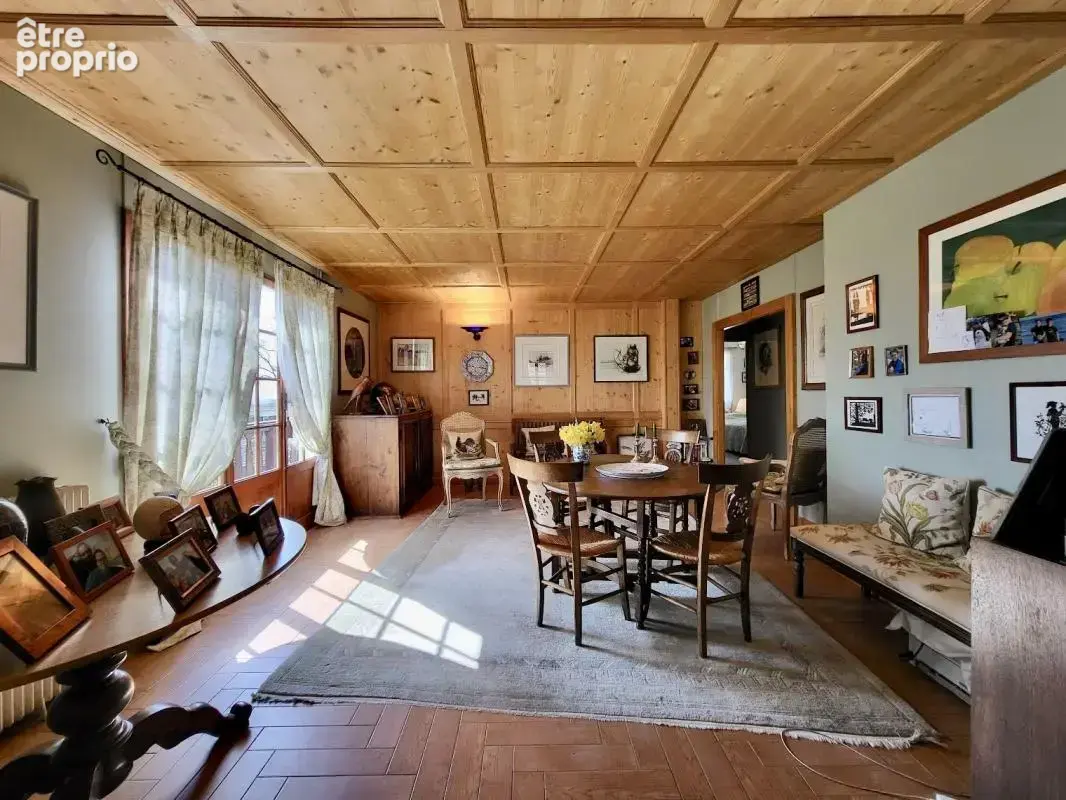 Grilly - Grand Chalet composé de 2 habitations (T5 + T3) - V - photo 7