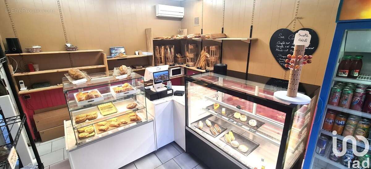 Photo 2 - Commerce à PINET