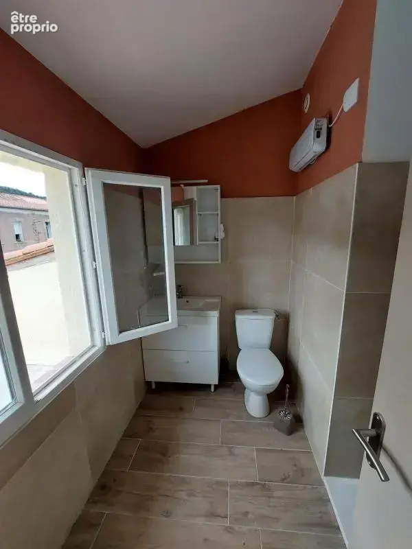 Maison de village rénovée avec garage, cour et terrasse - photo 4