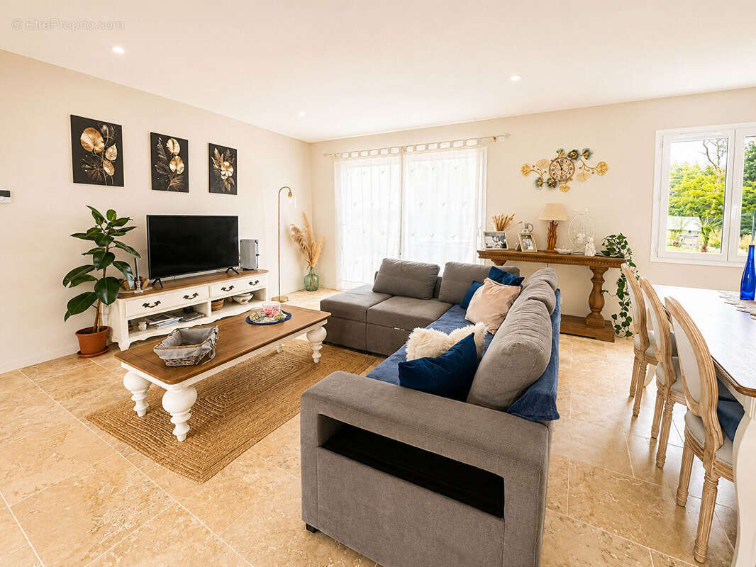 Maison 113 m² à Fontaine-Le-Comte  - photo 2