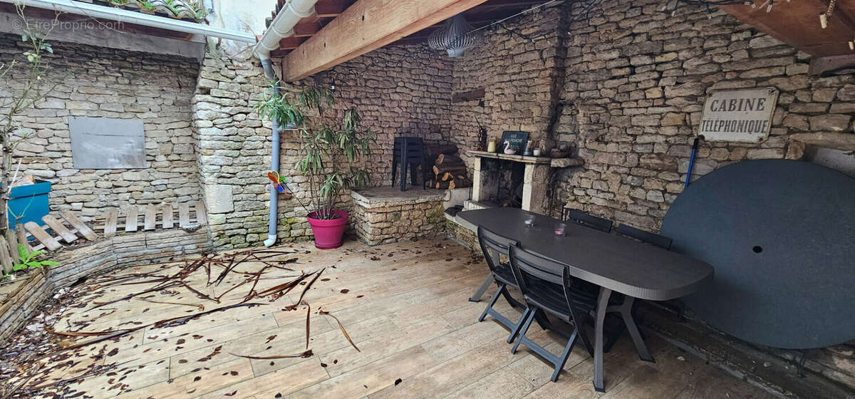 Maison à SAINT-CLEMENT-DES-BALEINES