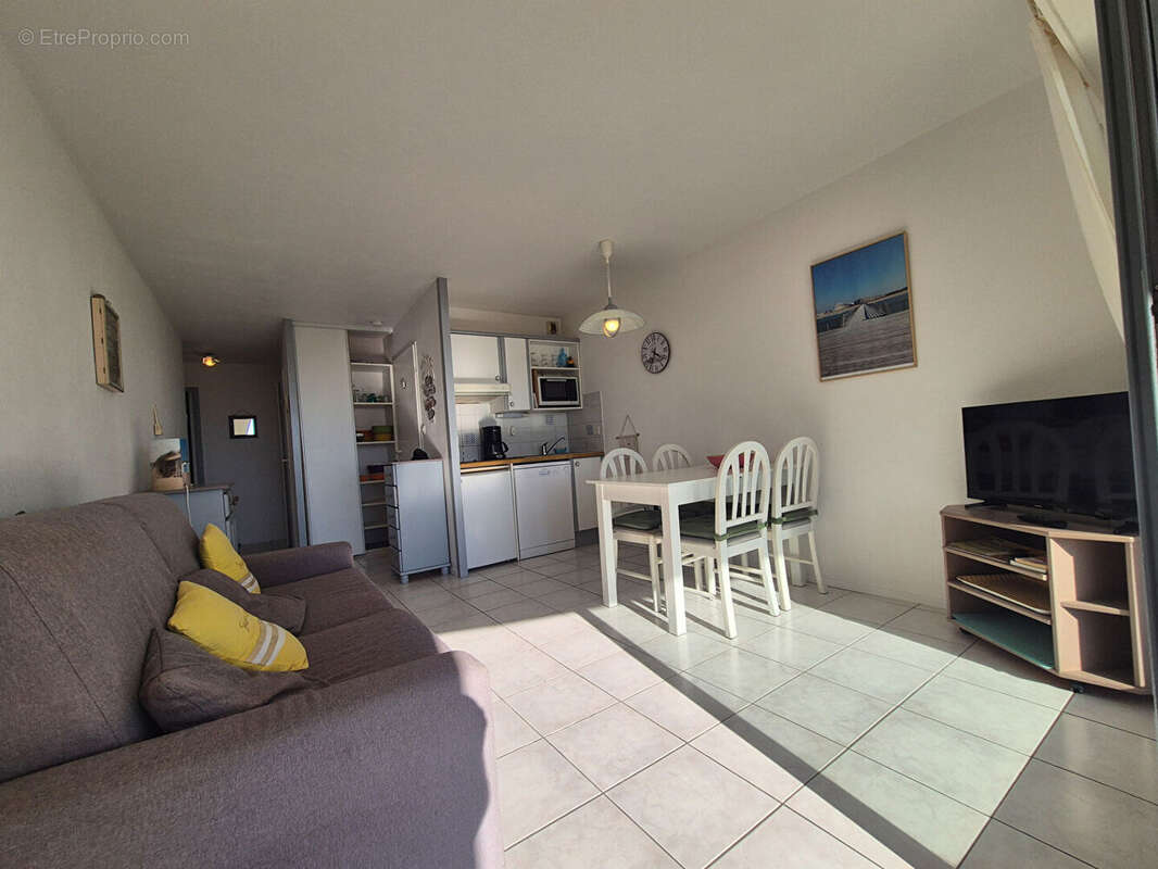 Appartement 1 chambre plus alcôve et parking sécurisé - photo 3