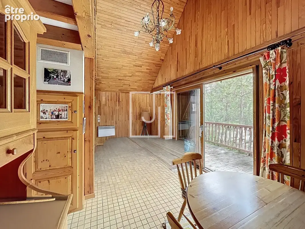 A vendre : Chalet 4 pièces avec terrasse, jardin et garage sur les hauteurs de Barcelonnette - photo 4