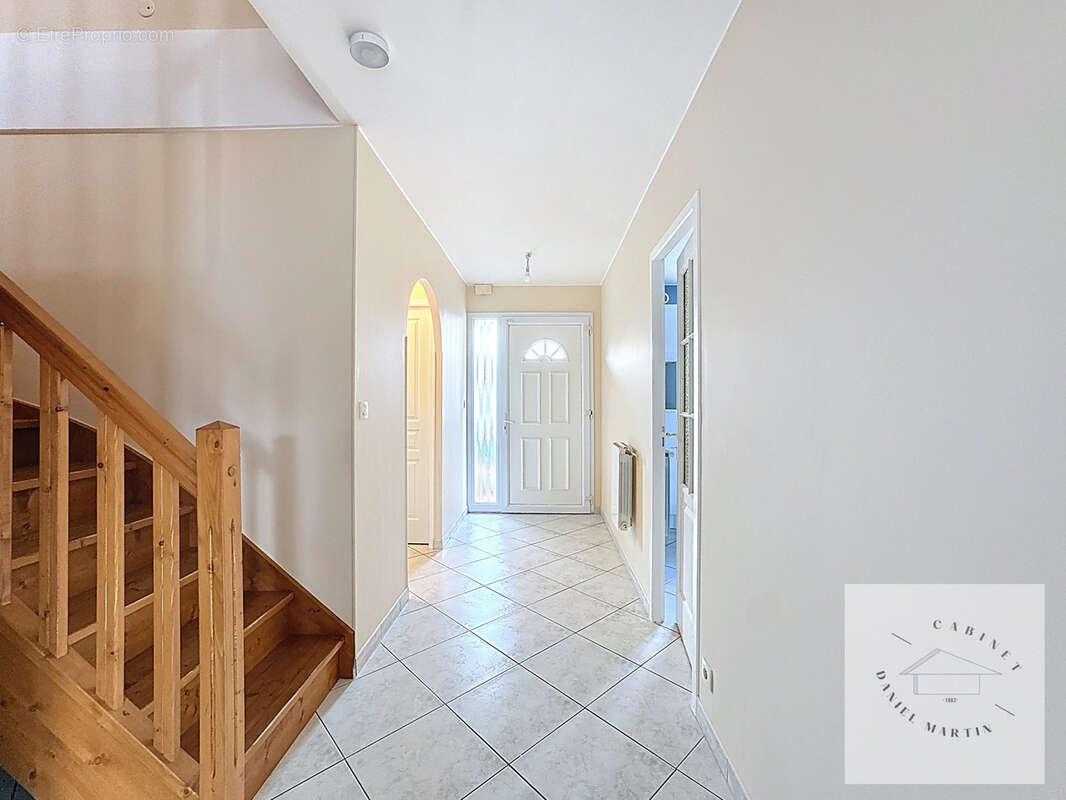 A vendre - maison a etage avec jardin et garage begles - photo 6
