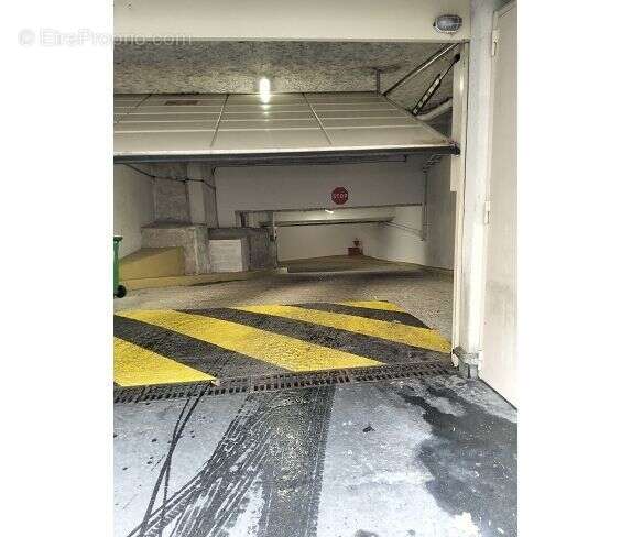 Parking à PARIS-12E