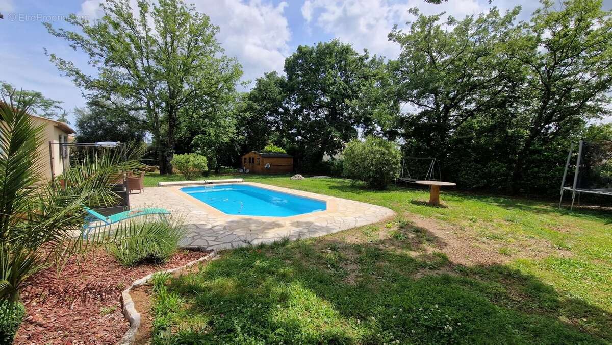 Maison à SAINT-CEZAIRE-SUR-SIAGNE