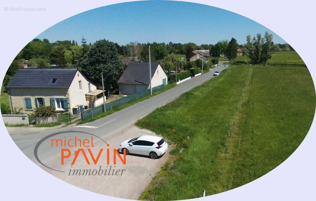 Terrain à LA GUERCHE-SUR-L&#039;AUBOIS