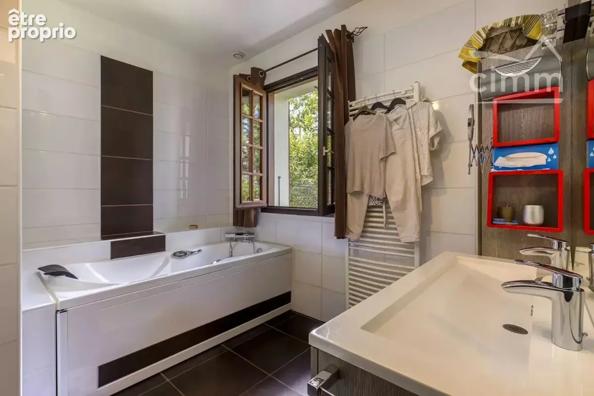 Propriété de charme 420m2 sur 1.6 ha de terrain dans un cadre champêtre sans voisinage - photo 11