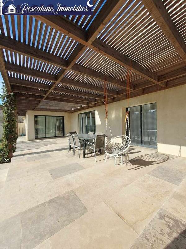 Maison à SAINT-LAURENT-D'AIGOUZE