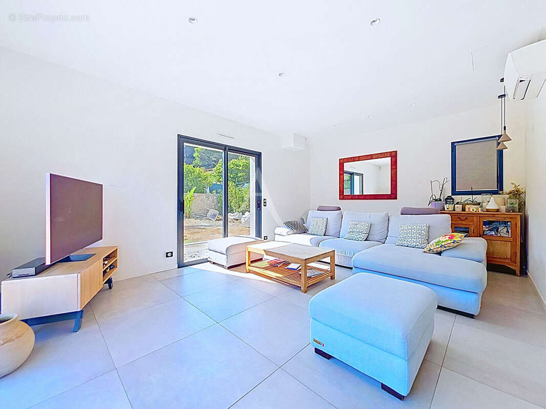 Exclusivite : mougins limite le guillet / maison neuve avec piscine et un terrain de 1217m² - photo 3