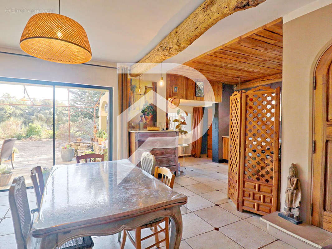 Maison à PEYPIN-D&#039;AIGUES